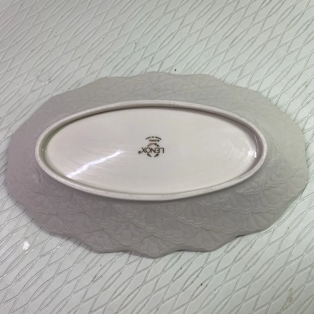 LENOX Jacquard SW Dish pattern dish gold rim sawtooth edge 9.5x6x2'' centerpiece